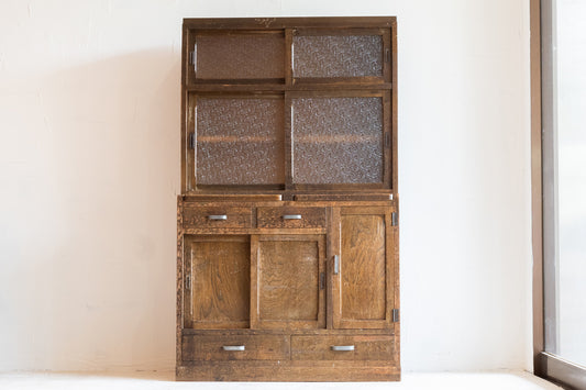 食器棚 / cupboard