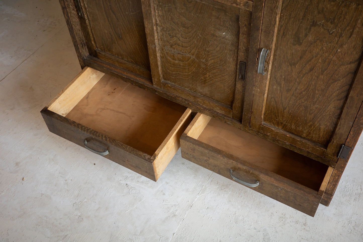 食器棚 / cupboard