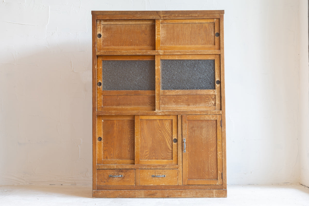 茶箪笥 / Tea Chest