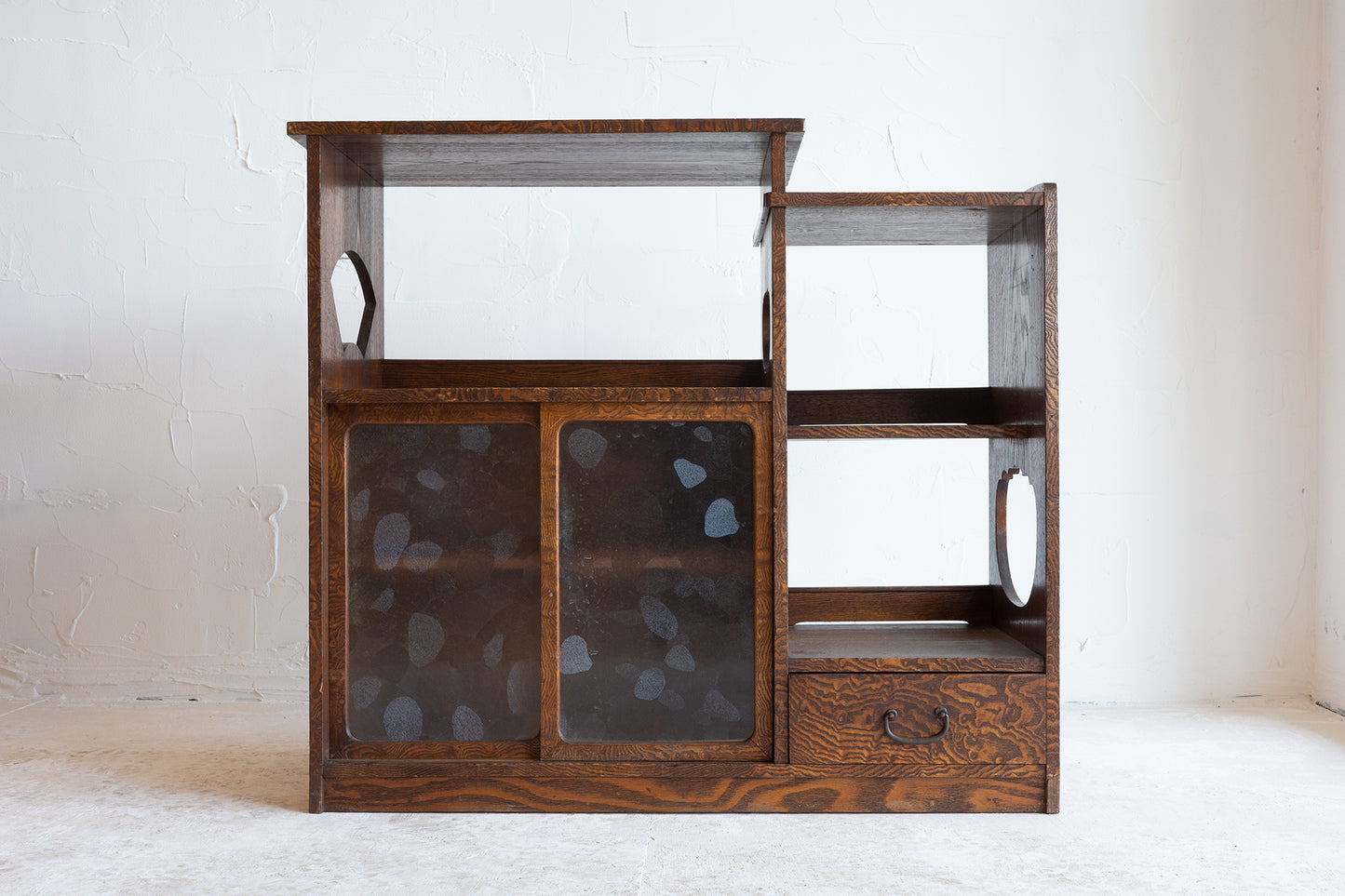 茶箪笥 / Tea Chest