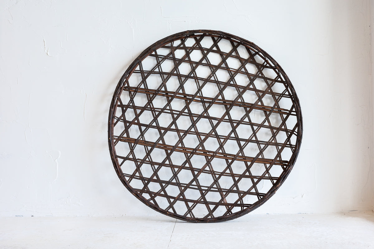 蚕籠2 / Silkworm Cage